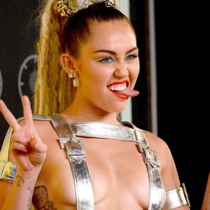 Nude Celeb Pic Miley Cyrus 150 pic
