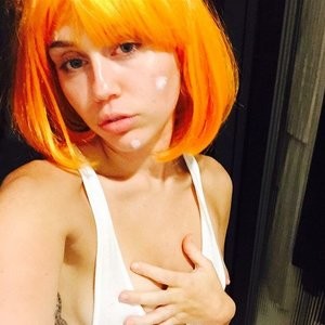 celeb nude Miley Cyrus 003 pic