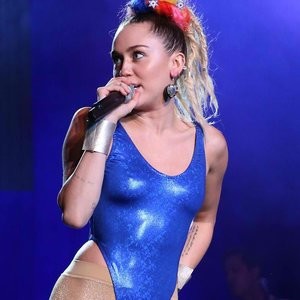 Nude Celeb Pic Miley Cyrus 012 pic
