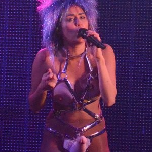 Free Nude Celeb Miley Cyrus 007 pic