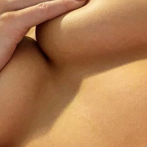 Free nude Celebrity Molly Eskam 066 pic
