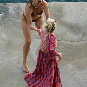 Real Celebrity Nude Molly Sims 008 pic