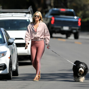 Molly Sims Snaps Selfies with Her Dog During a Morning Stroll (37 Photos) - Leaked Nudes