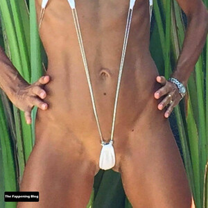 Real Celebrity Nude Monimalibu 049 pic