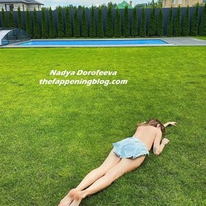 Nadya Dorofeeva Topless (3 Photos) - Leaked Nudes