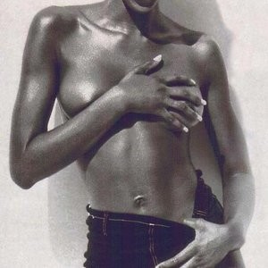 celeb nude Naomi Campbell 005 pic