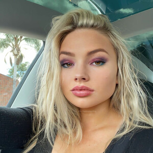 nude celebrities Natalie Alyn Lind 012 pic