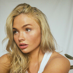 nude celebrities Natalie Alyn Lind 003 pic