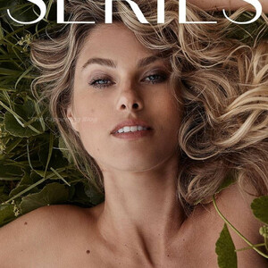 Famous Nude Natalie Jayne Roser 005 pic