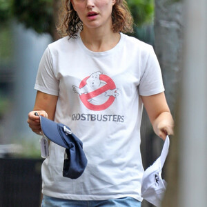 Famous Nude Natalie Portman 003 pic