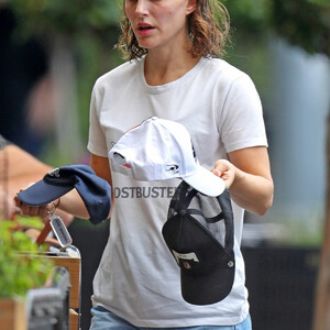 Naked Celebrity Natalie Portman 018 pic