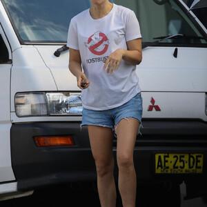 Naked celebrity picture Natalie Portman 033 pic