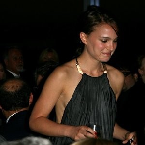 Natalie Portman Sideboob (9 Photos) - Leaked Nudes