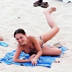 Naked Celebrity Natalie Portman 005 pic