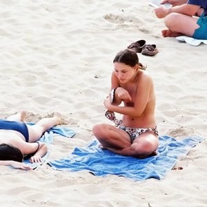 Nude Celeb Pic Natalie Portman 009 pic