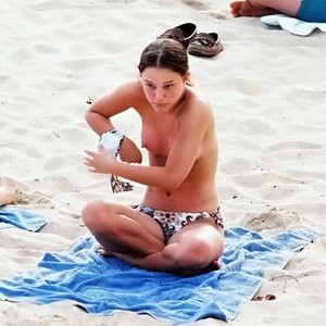 Naked Celebrity Pic Natalie Portman 010 pic