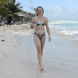 Best Celebrity Nude Natasha Fischer 001 pic