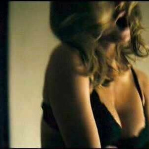 Celebrity Naked Natasha Henstridge 032 pic