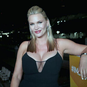 Famous Nude Natasha Henstridge 107 pic