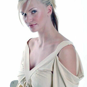 Free nude Celebrity Natasha Henstridge 121 pic