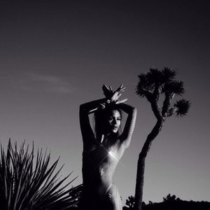 Celeb Naked Nathalie Kelley 002 pic