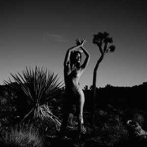Naked Celebrity Nathalie Kelley 007 pic