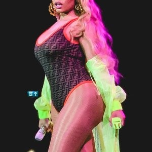 Celeb Naked Nicki Minaj 007 pic