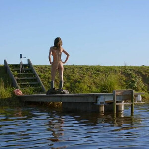 Free Nude Celeb Nicole Da Silva 010 pic