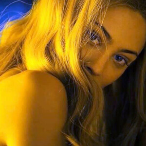 Nude Celeb Pic Nora Arnezeder 004 pic