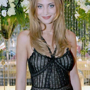 Naked Celebrity Pic Nora Arnezeder 038 pic
