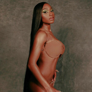 Naked Celebrity Cardi B 002 pic