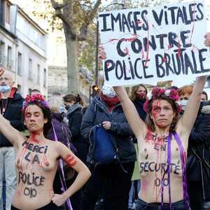 Nude Demonstration Against The Global Security Law In Paris (2 Photos) – Leaked Nudes