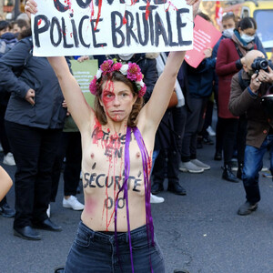 Nude Demonstration Against The Global Security Law In Paris (2 Photos) - Leaked Nudes