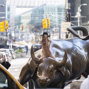 Nude Woman Ignores Coronavirus Warnings to Straddle Charging Bull (14 Photos) – Leaked Nudes