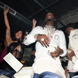 Offset and Cardi B Blow $100K in Ones at a Strip Club in Los Angeles (18 Photos) - Leaked Nudes