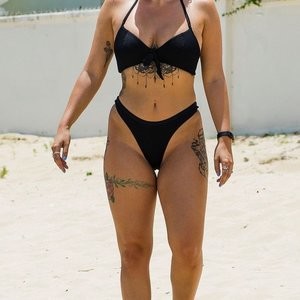 Naked Celebrity Pic Olivia Buckland 055 pic