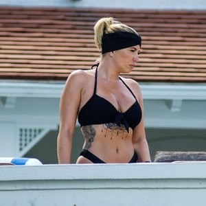 Real Celebrity Nude Olivia Buckland 167 pic