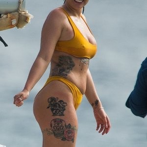 Famous Nude Olivia Buckland 032 pic
