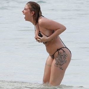Best Celebrity Nude Olivia Buckland 006 pic