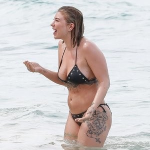 Naked Celebrity Pic Olivia Buckland 086 pic