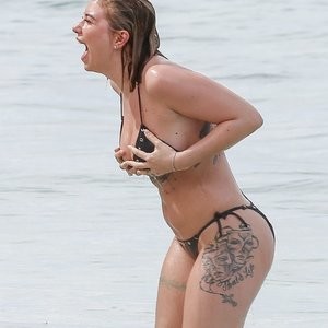 Celebrity Nude Pic Olivia Buckland 101 pic