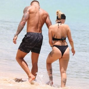 Famous Nude Olivia Buckland 054 pic