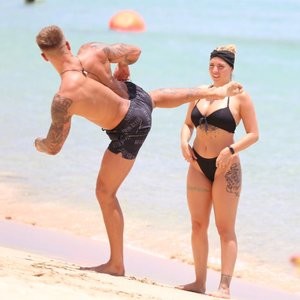 Nude Celebrity Picture Olivia Buckland 070 pic