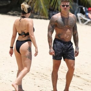 Naked celebrity picture Olivia Buckland 089 pic