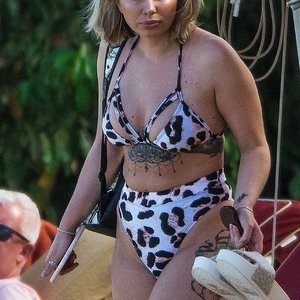 Celebrity Nude Pic Olivia Buckland 004 pic