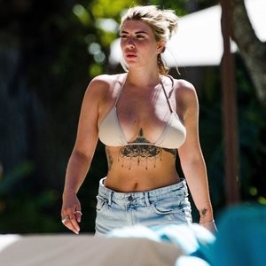 Naked celebrity picture Olivia Buckland 010 pic