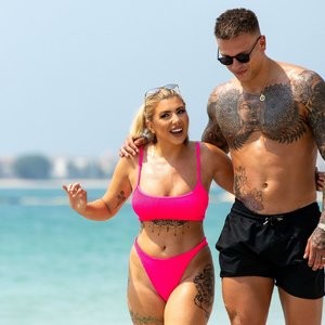 Famous Nude Olivia Buckland 032 pic