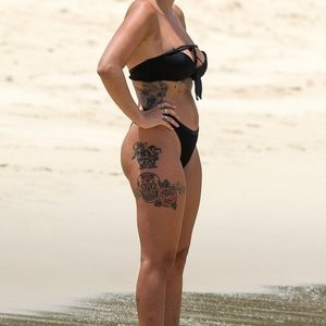 Naked celebrity picture Olivia Buckland 011 pic