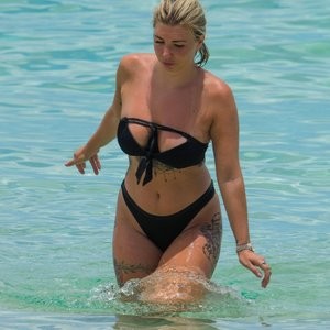 Famous Nude Olivia Buckland 031 pic