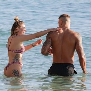 Celebrity Nude Pic Olivia Buckland 027 pic